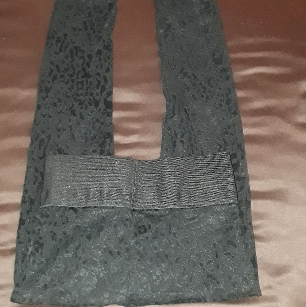 ZARA Good Vibes HighWaist Trainer Cheetah Leggings